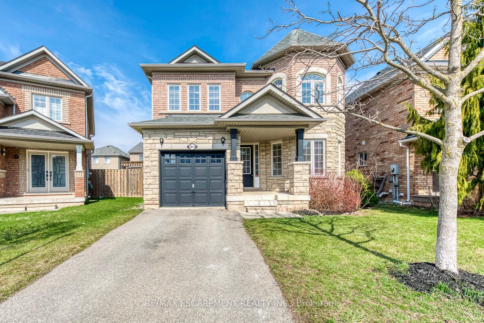 Property Photo: 5811 Page Crescent ON L7L 7N9