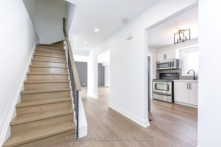 Property Photo: 4 Hardcastle Court ON L6S 2A9