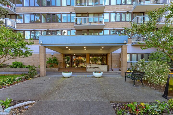 Property Photo: 647 Michigan St #510 BC V8V 1S9