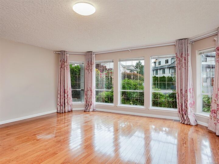 Property Photo: 1395 Epsom Close BC V8P 5S8