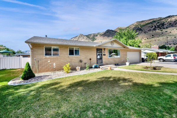 Property Photo:  819 E Lindon Dr  UT 84302 