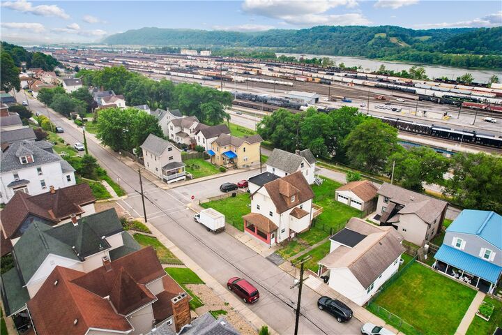 Property Photo: 1384 5th Avenue PA 15042