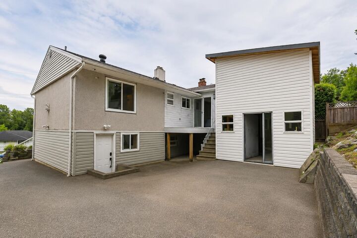 3867 Marine Drive — photo 1