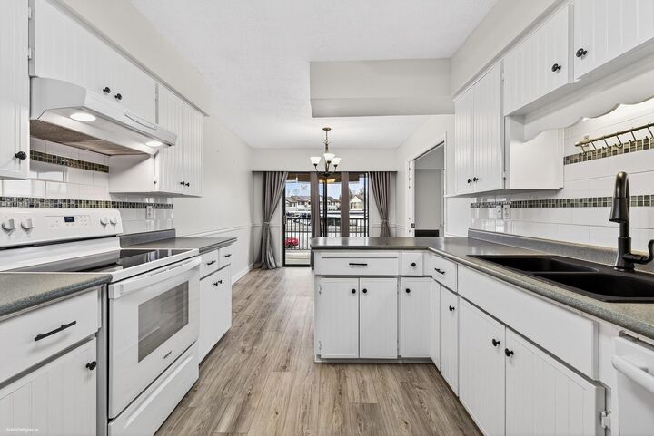 Property Photo:  32959 George Ferguson Way 61  BC V2S 7W9 