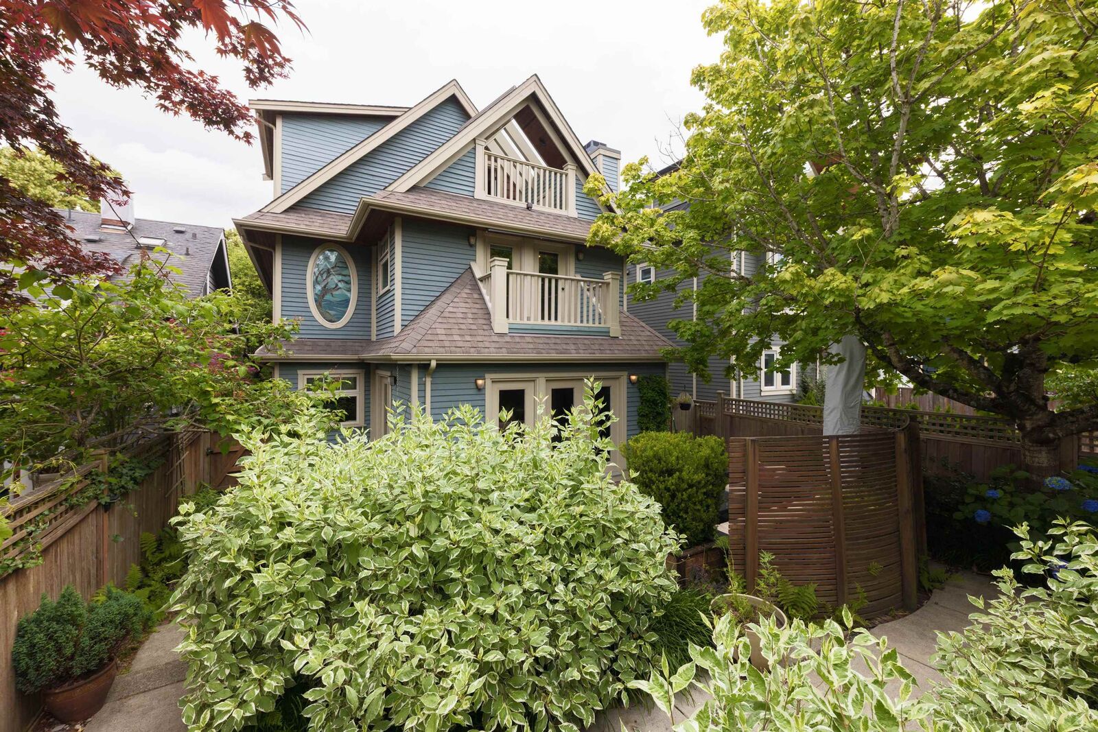 Property Photo: 850 E 10th Avenue BC V5T 2B1