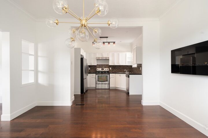 Property Photo:  925 E 19th Avenue Upper  BC V5V 1K8 
