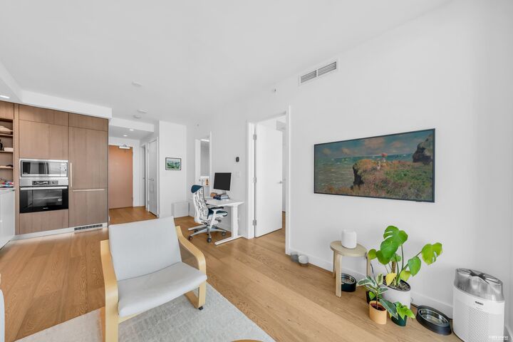 Property Photo: 6000 McKay Avenue 3906 BC V5H 0K2