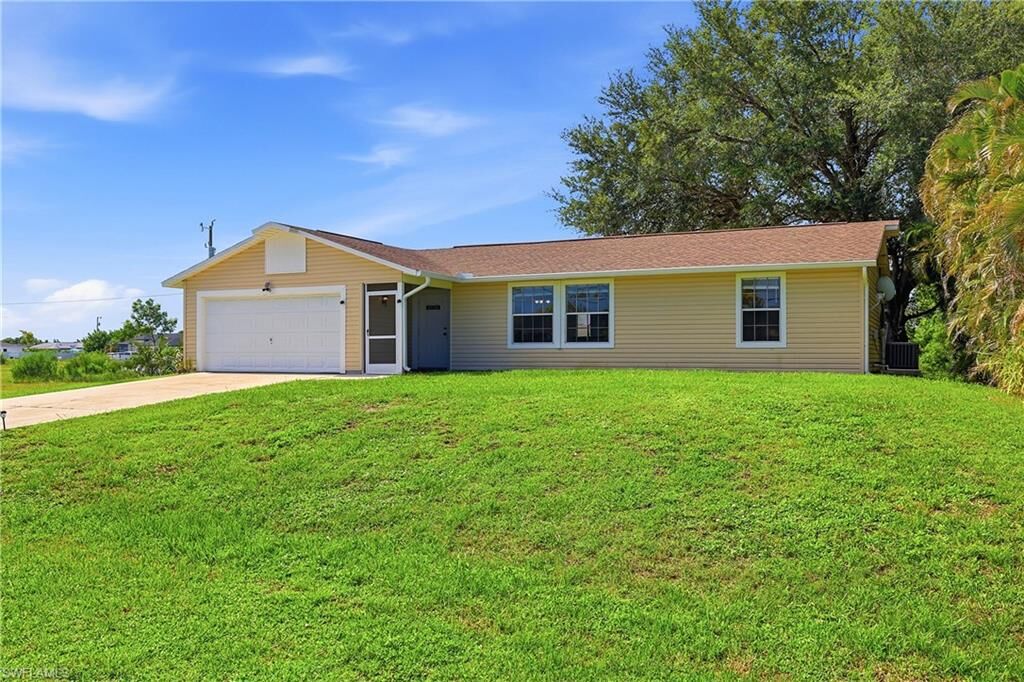 Property Photo: 302 NW 5th Ter FL 33993