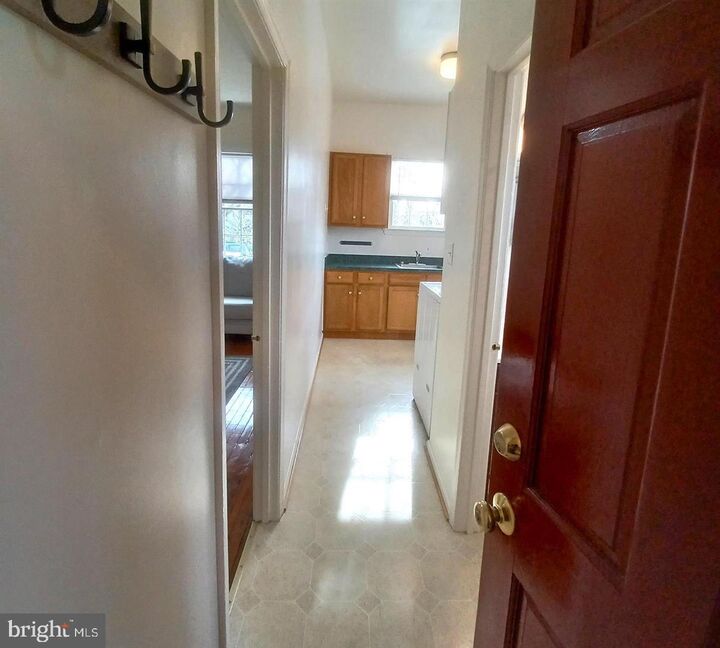 Property Photo:  301 N West Street 1  VA 22314 