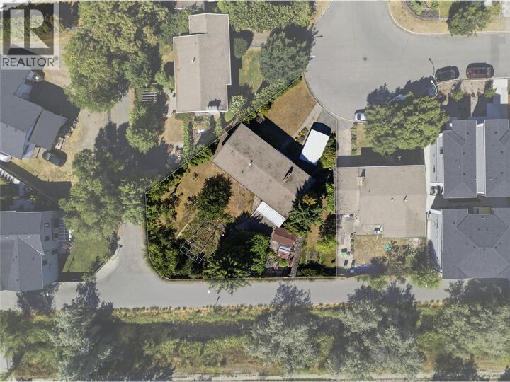 Property Photo:  766 Coopland Crescent  BC V1Y 2V1 