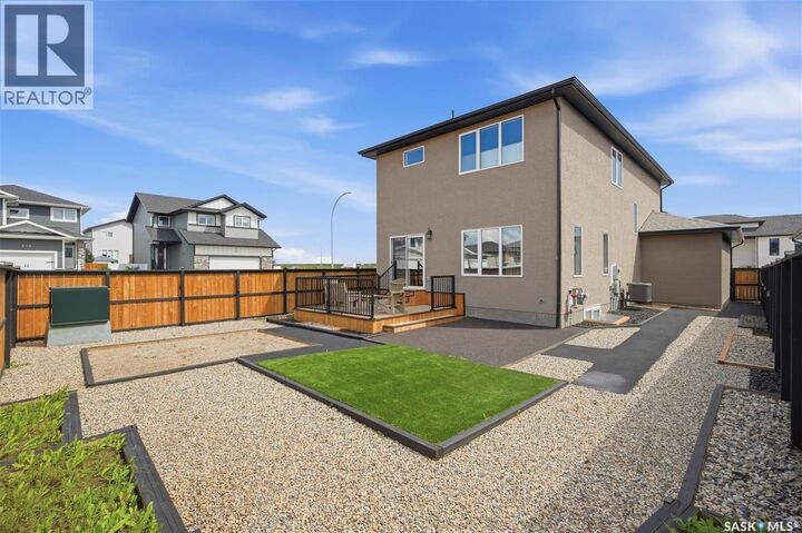 Property Photo: 2435 Rosewood Drive SK S7V 0Z3