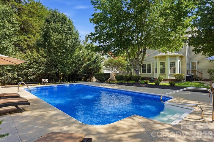 Property Photo:  12312 Greenway View Court  NC 28278 