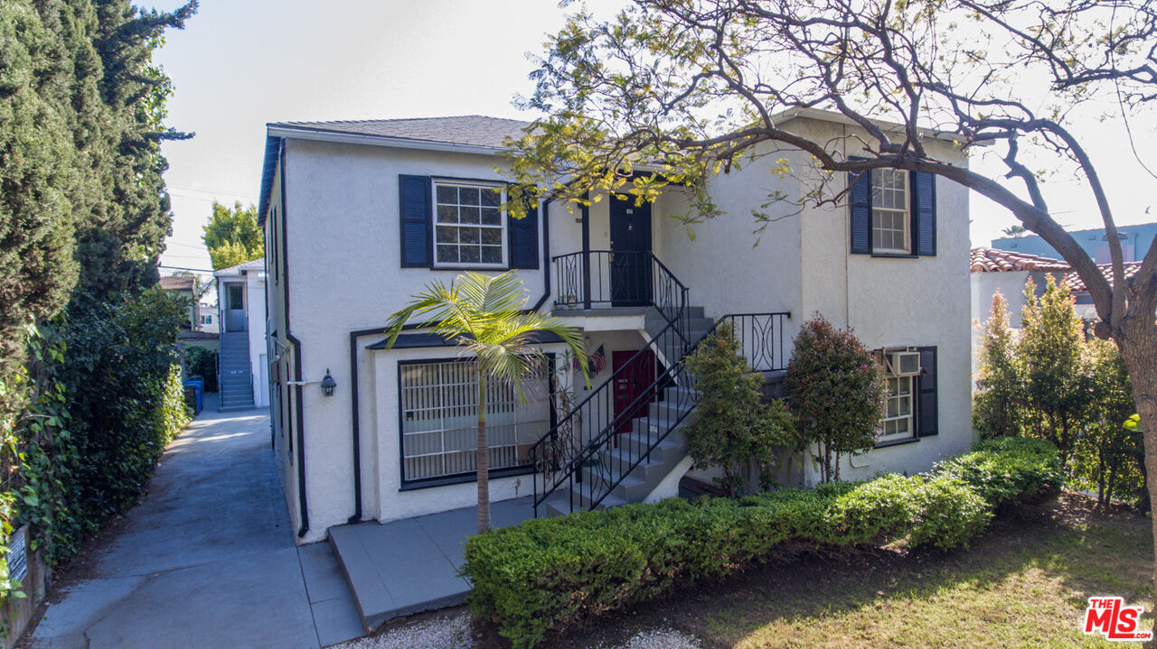 Property Photo: 6112 Saturn St CA 90035