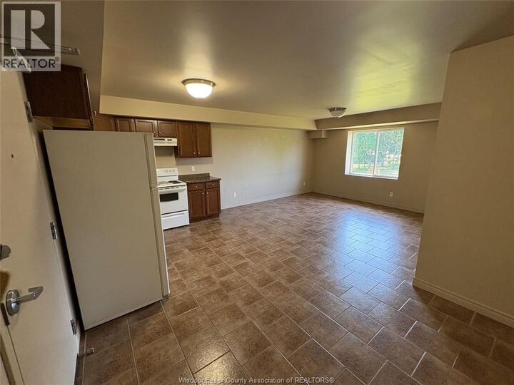 Property Photo: 440 Simcoe 15 ON N9V 1N3