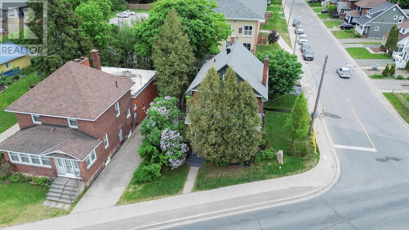 Property Photo:  951 Wellington St  ON P6A 2N8 