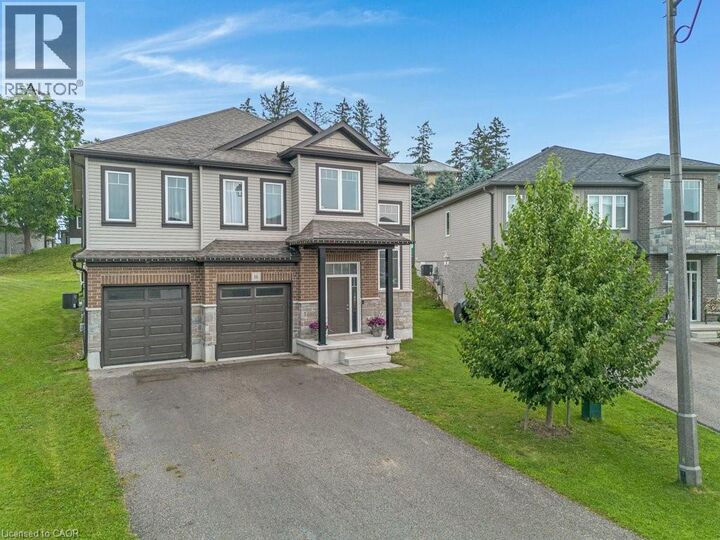 Property Photo: 16 Brookfield Court ON N5C 0C4