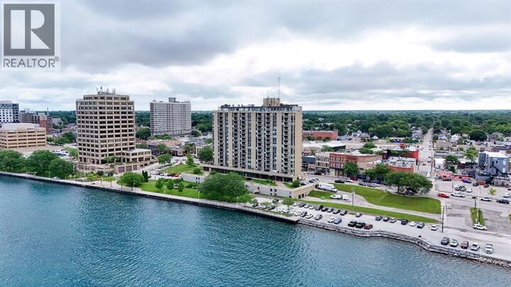 Property Photo:  155 Front Street North 805  ON N7T 7V5 