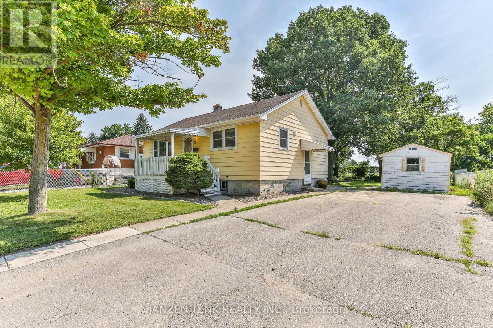Property Photo: 51 Victoria Street South ON N5H 1X5