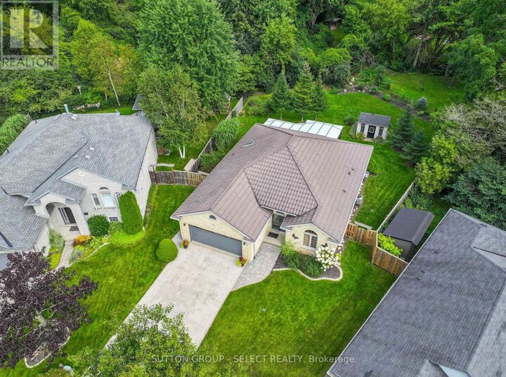 Property Photo: 581 Inverness Avenue ON N6H 5R3