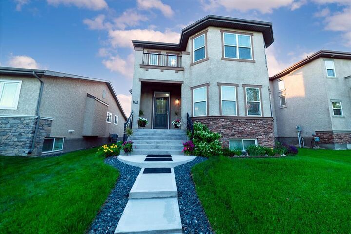 Property Photo: 163 Bridgeland Drive North MB R3Y 0B2