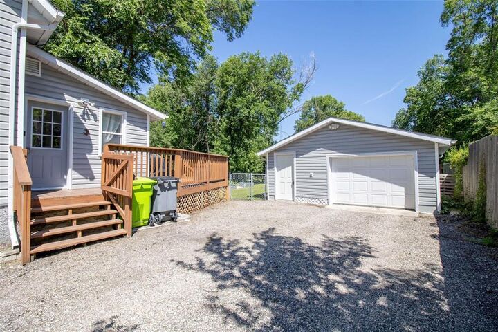 Property Photo: 197 Centrale Avenue MB R5H 1G3
