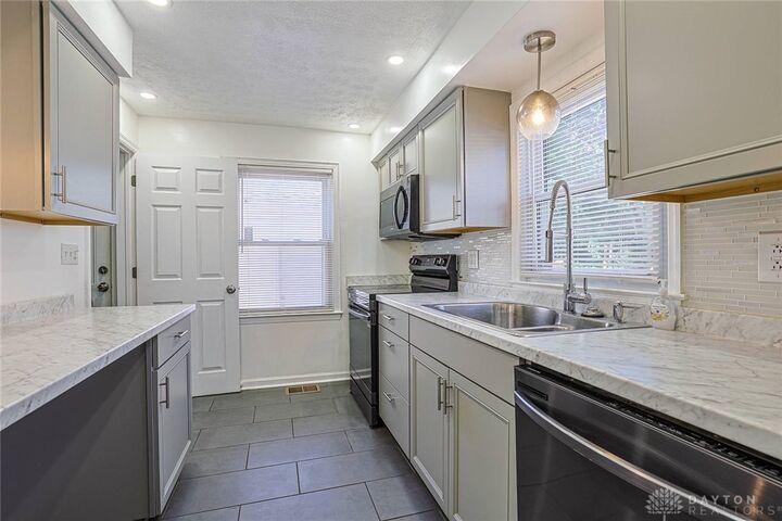Property Photo: 2245 Arlene Avenue OH 45406