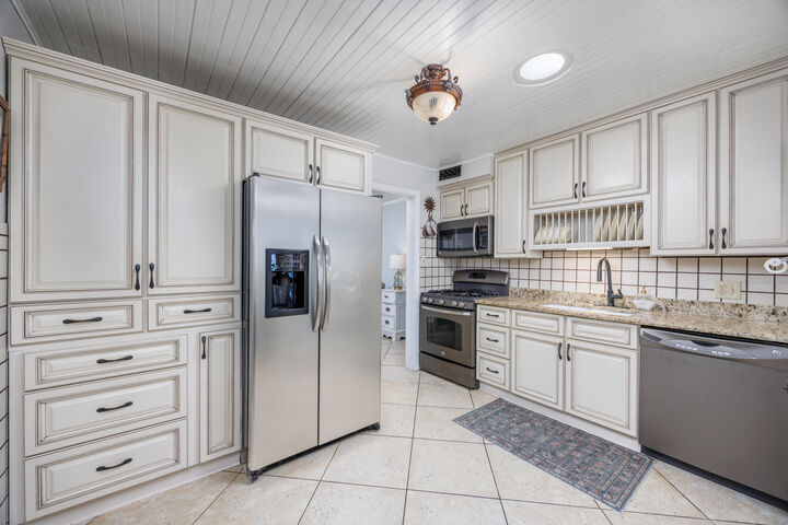Property Photo:  2 NE Bay Drive  FL 32548 