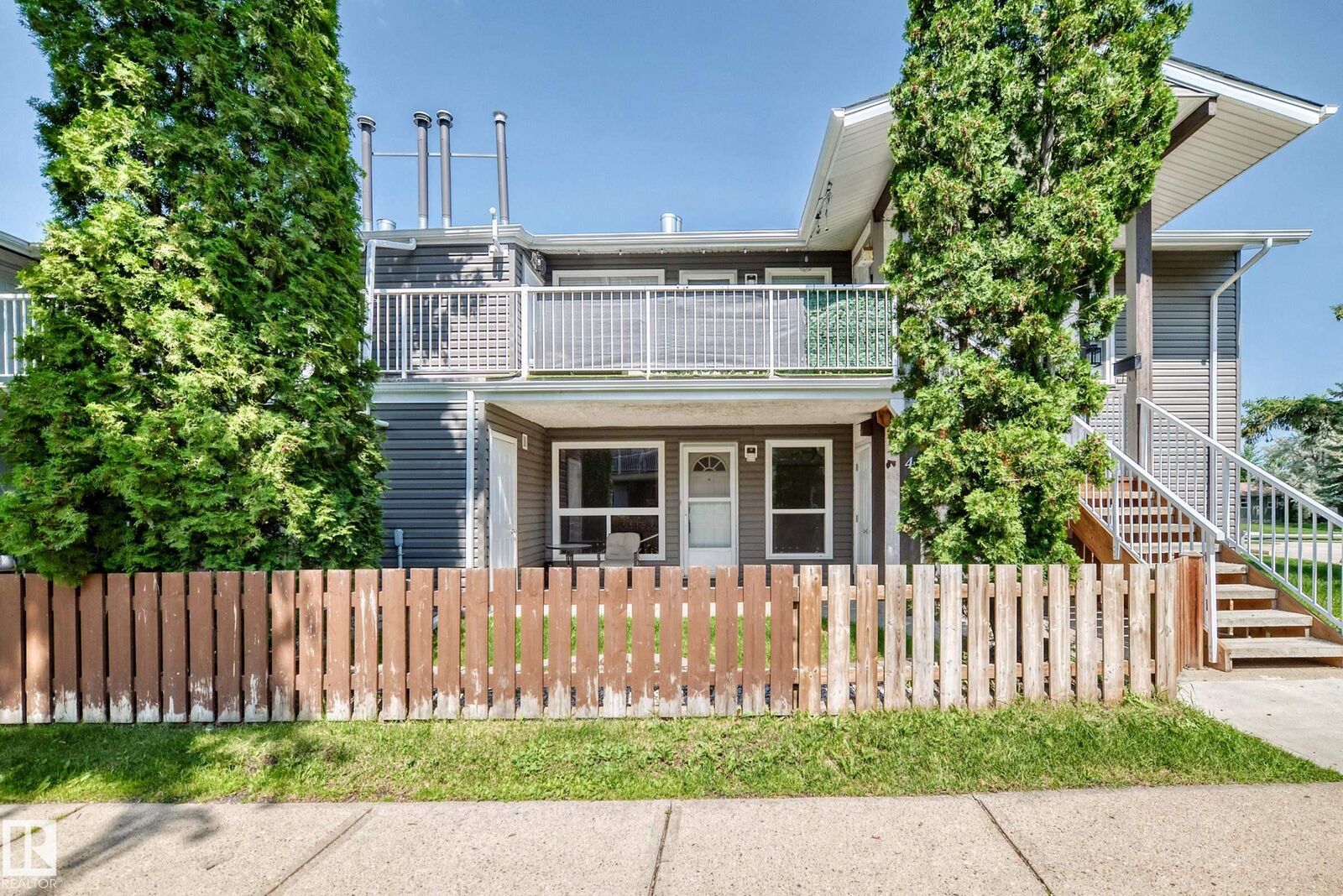 Property Photo: 3111 142 Avenue NW 40 AB T5Y 2H6