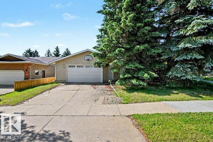 Property Photo: 26 Louisbourg Place AB T8N 4L5