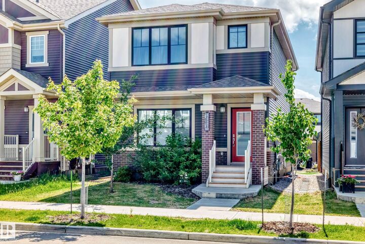 Property Photo:  4027 Hawthorn Link SW  AB T6X 1Y6 