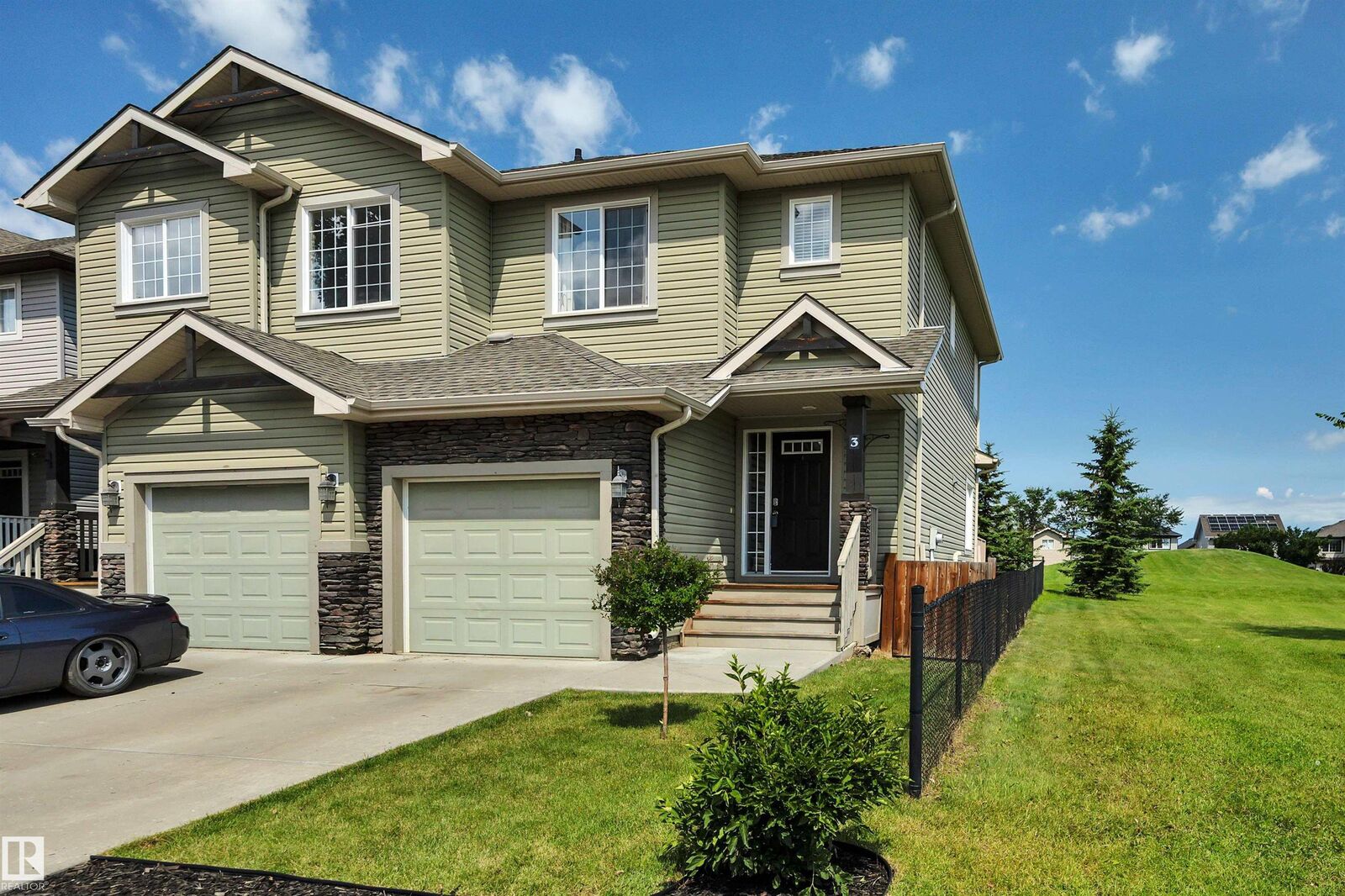 Property Photo: 3 Meadowview Court AB T7X 0N2