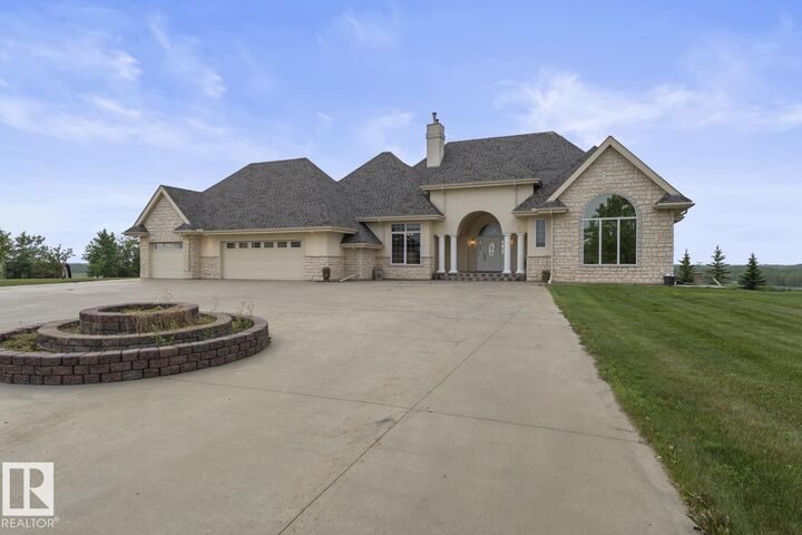 Property Photo:  3006 Wayne Way  AB T9M 1P8 