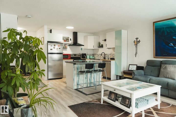Property Photo:  10432 76 Avenue NW 303  AB T6E 1L1 
