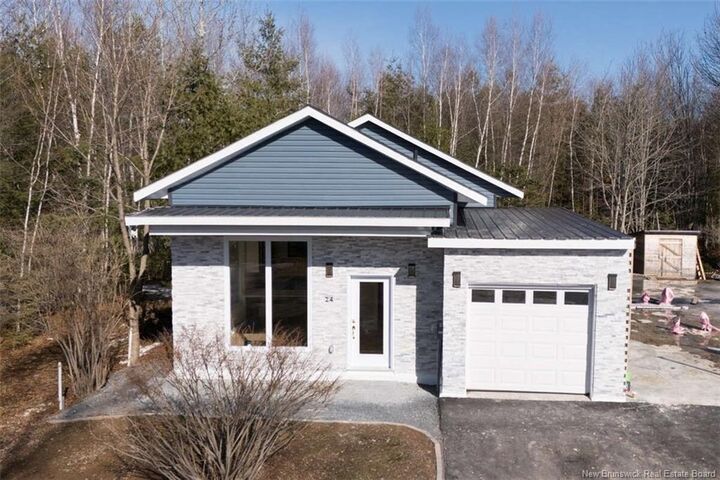 24 Murray Avenue — photo 1