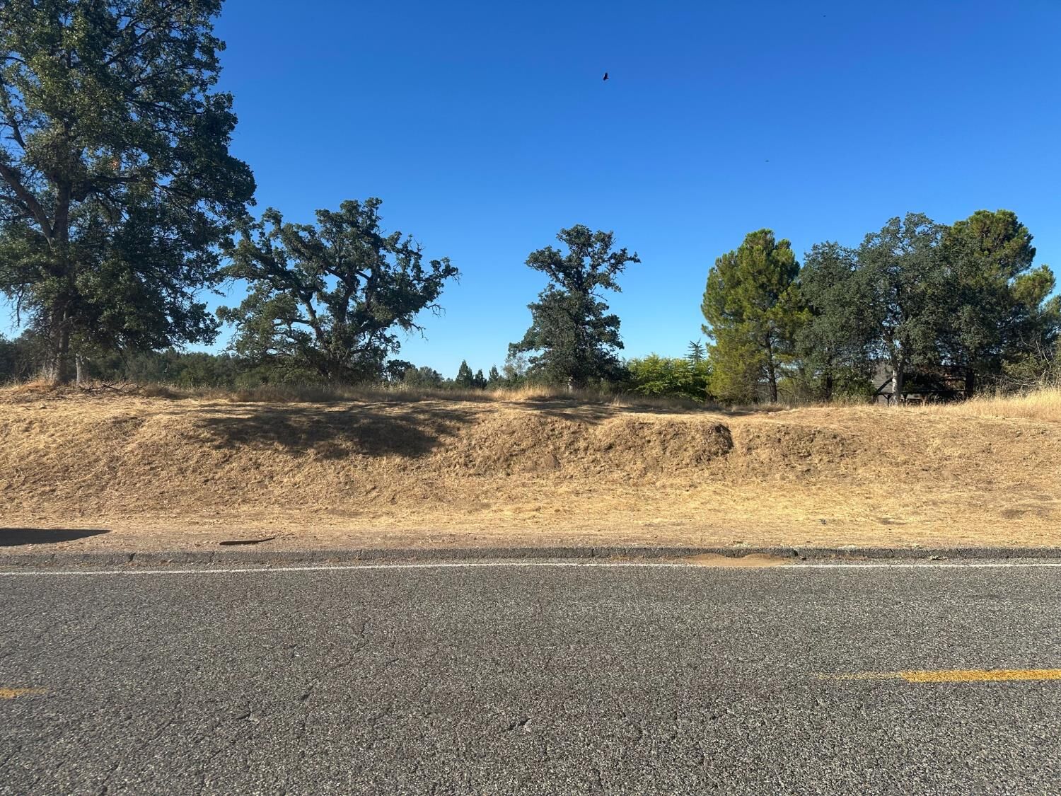Property Photo: 237 Revis Way CA 93614