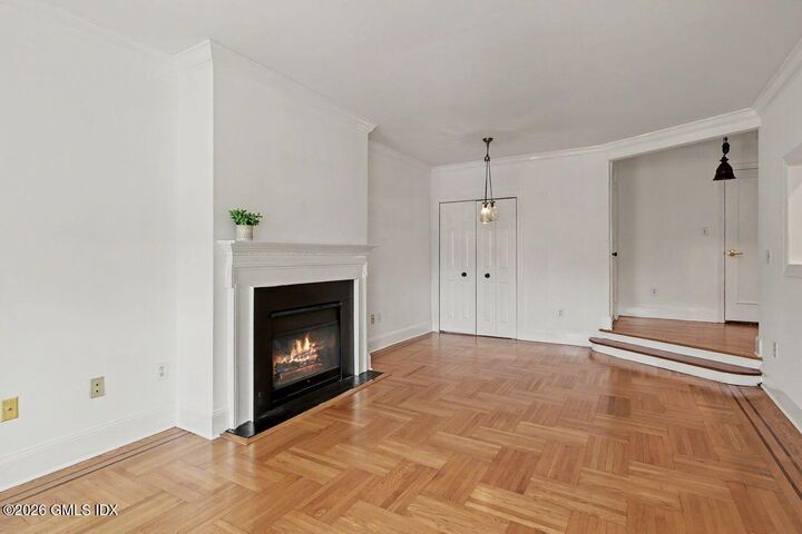 Property Photo: 25 W Elm Street 51 CT 06830