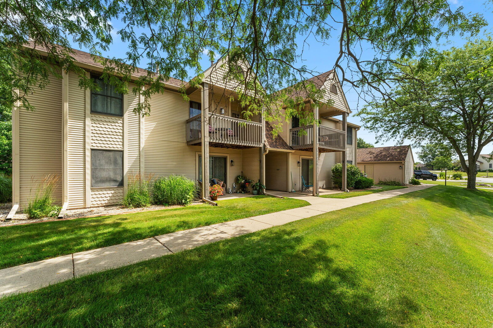 Property Photo:  3605 Timberbridge Drive #H  IN 46383 