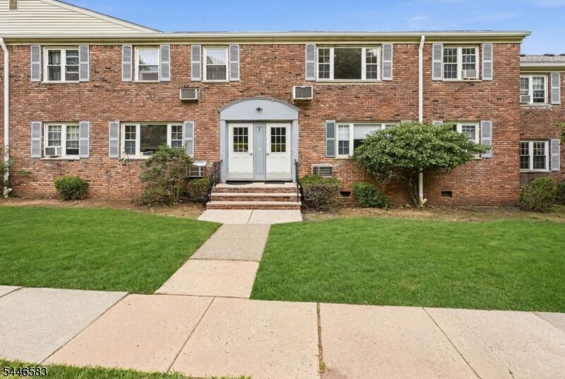 Property Photo:  16 Wedgewood Dr  NJ 07044 