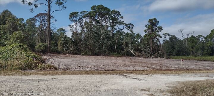 Property Photo: 1038 Redbird Street FL 33852