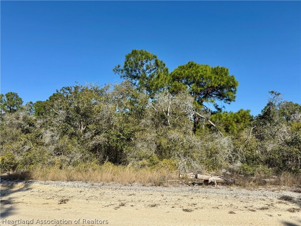 Property Photo: 404 Sunshine Avenue FL 33852