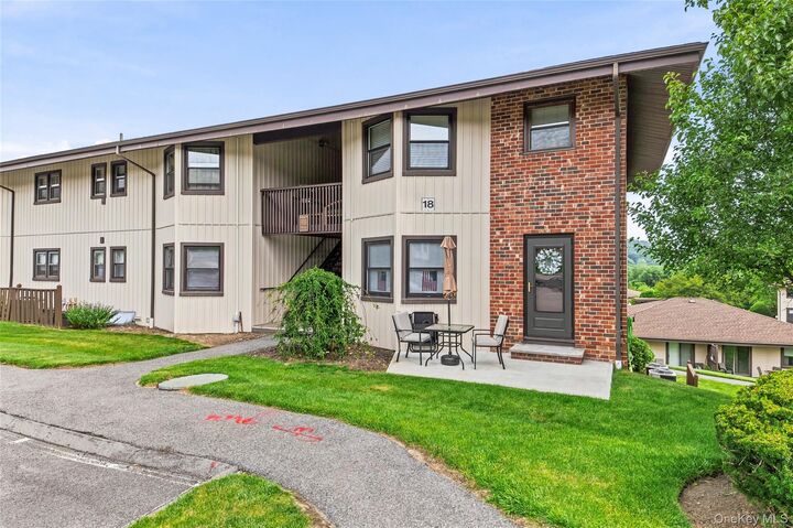 Property Photo:  18 Hastings Court B  NY 10598 