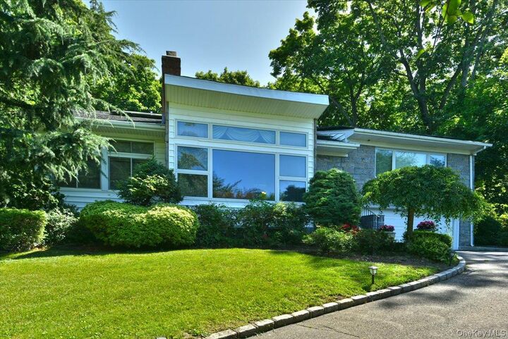 Property Photo: 13 Vista Drive NY 11021