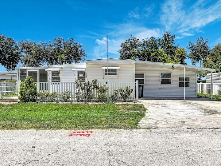Property Photo: 39032 Ola Avenue FL 33542