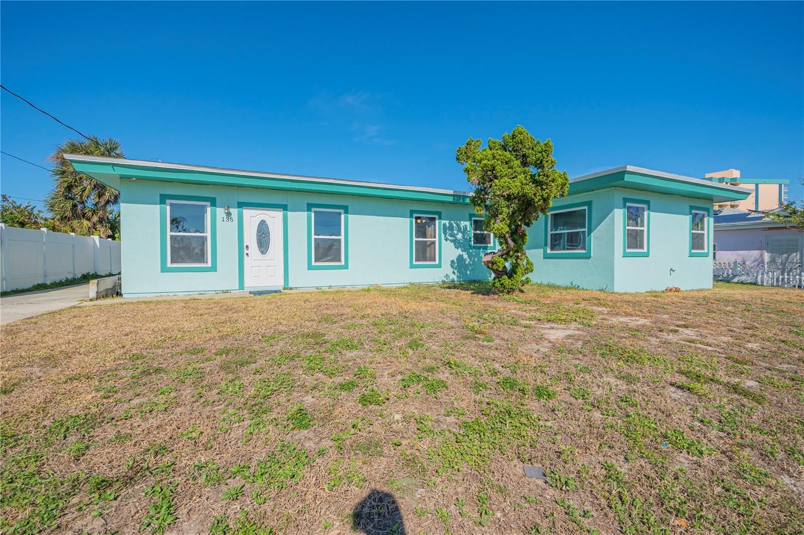 Property Photo:  135 Park Avenue  FL 32118 