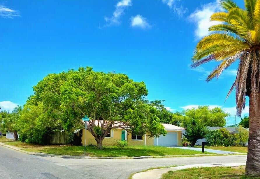 Property Photo:  3150 Fairmount Drive  FL 34691 