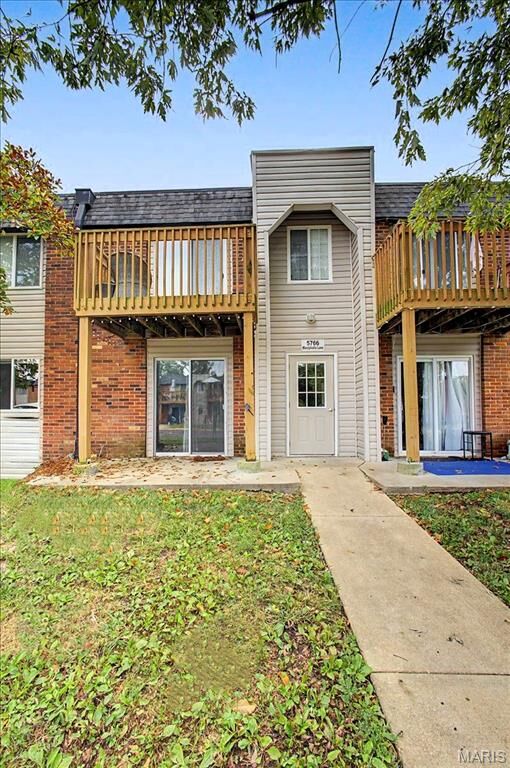 Property Photo: 5766 Westphalia Lane B MO 63129