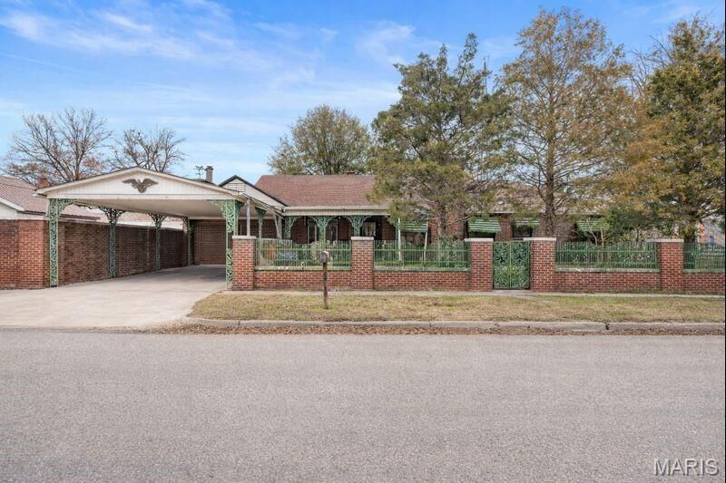 Property Photo: 110 E Main Street MO 63851