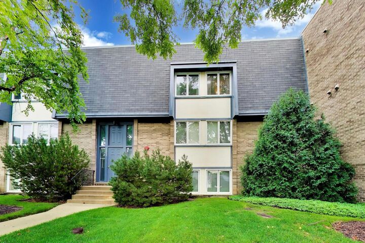 Property Photo: 2017 Ammer Ridge Court 302 IL 60025