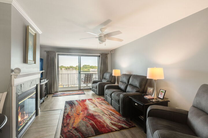 Property Photo:  26 N Pistakee Lake Road 3E  IL 60020 