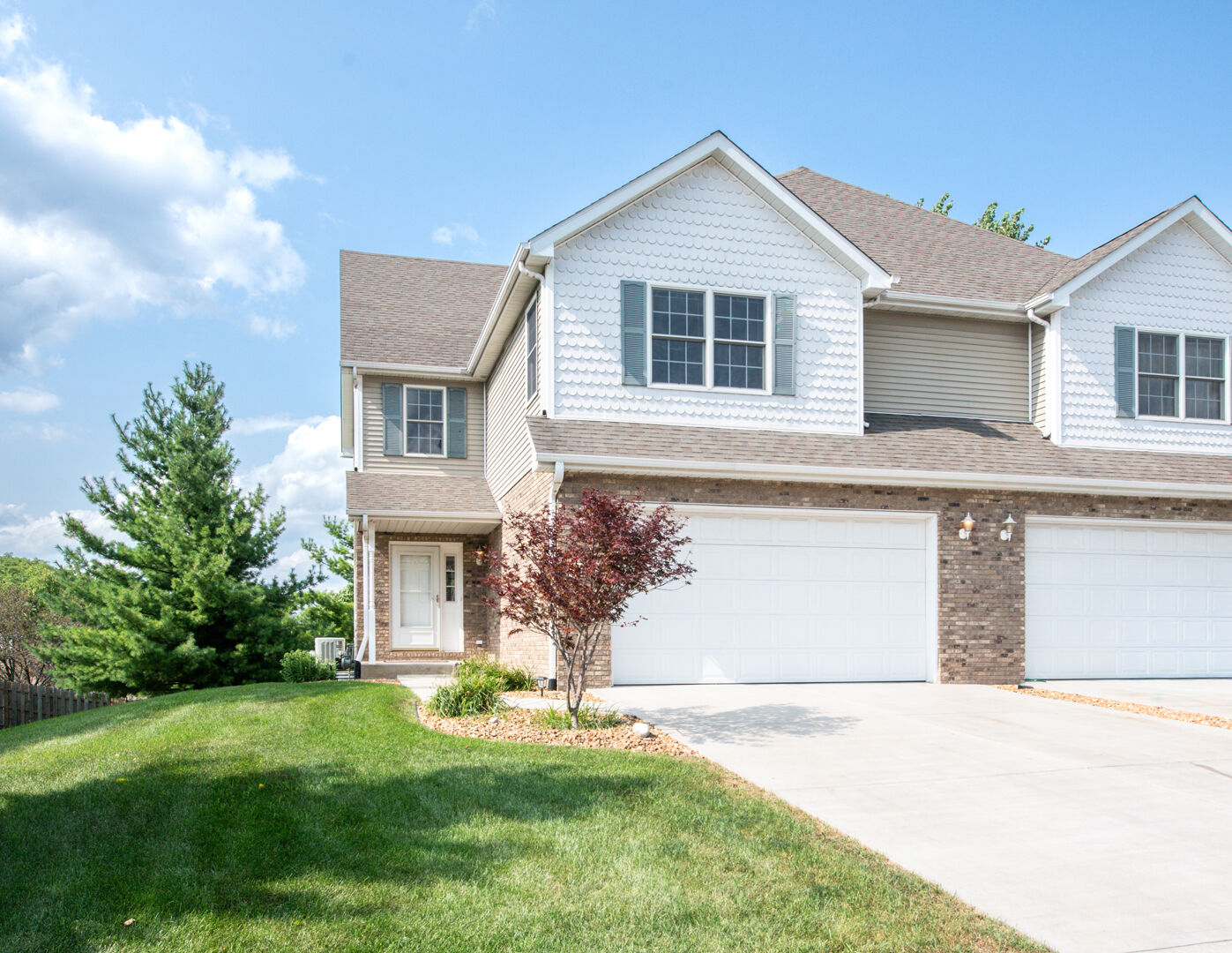 Property Photo:  662 Chaney Court  IL 60403 